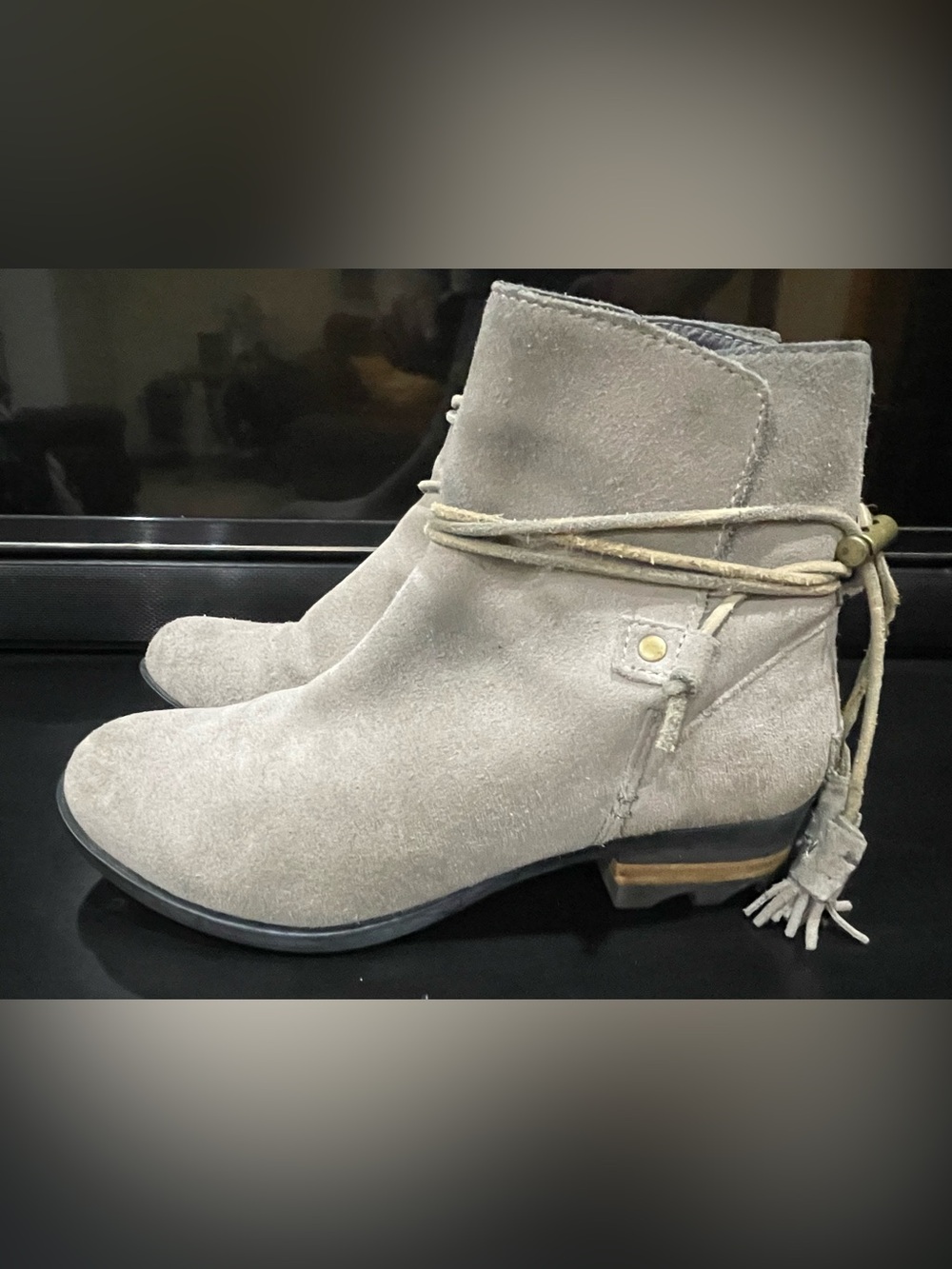 sorel short waterproof suede ankle boots gray size 7.5